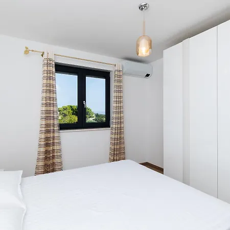 Apartman Sara Ii Ližnjan
